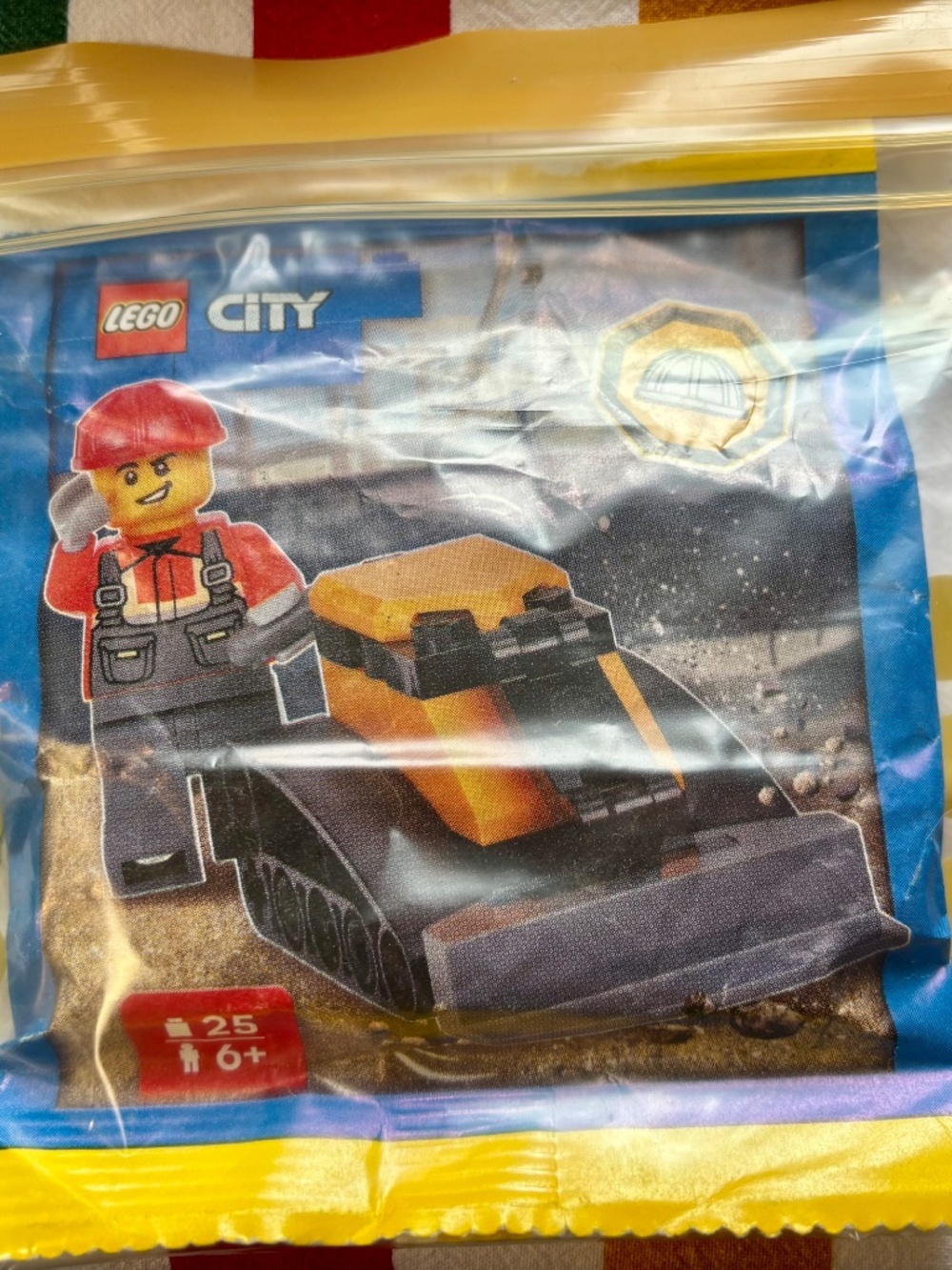 LEGO CITY Construction "Construction Worker with Bulldozer paper bag" L0002221 - Picture 3 of 3